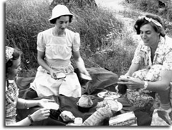 Helen (far right) picnicing in Vermont
